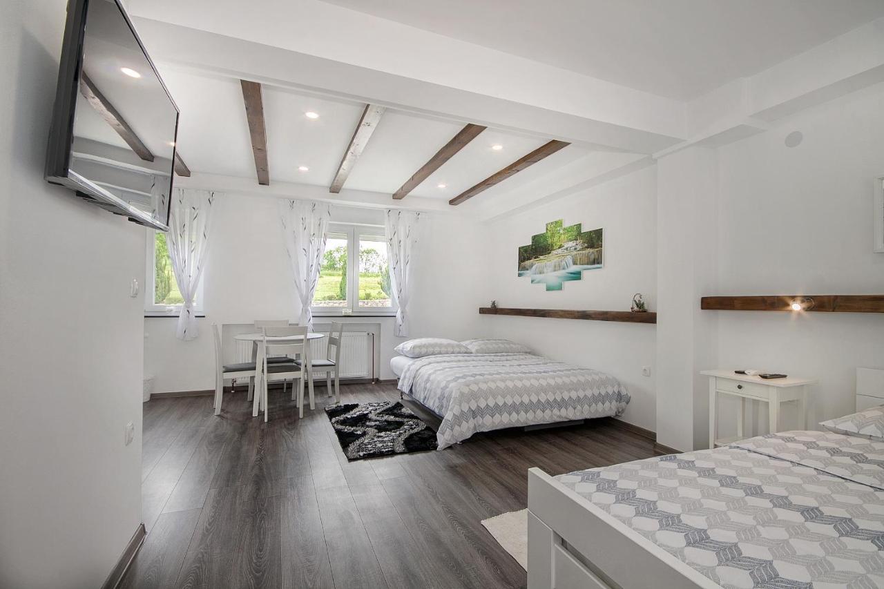 Studio Apartments Kaya Catrnja Экстерьер фото